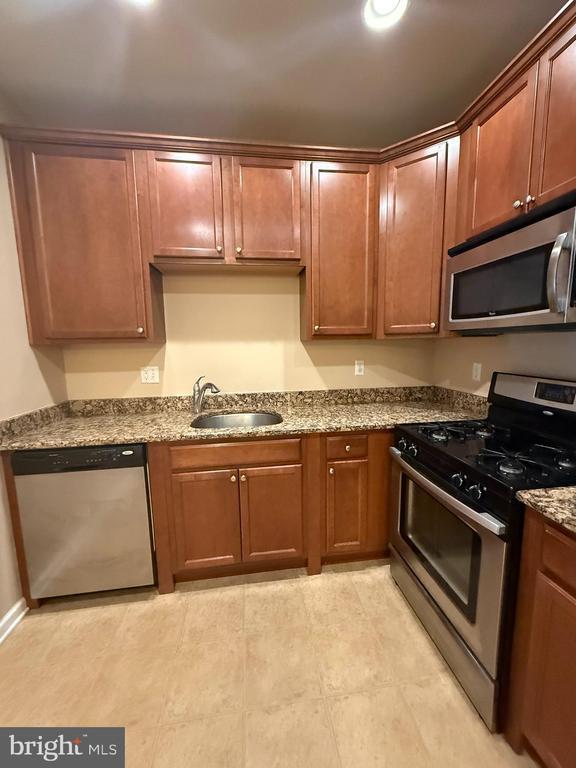 Building Photo - 224 Breeders Cup Dr