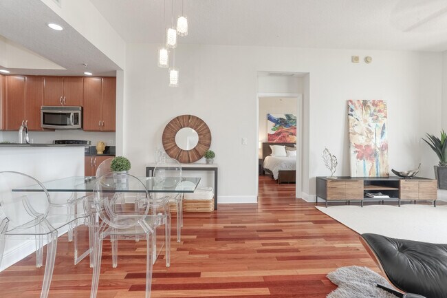 Foto del edificio - 701 S Olive Ave