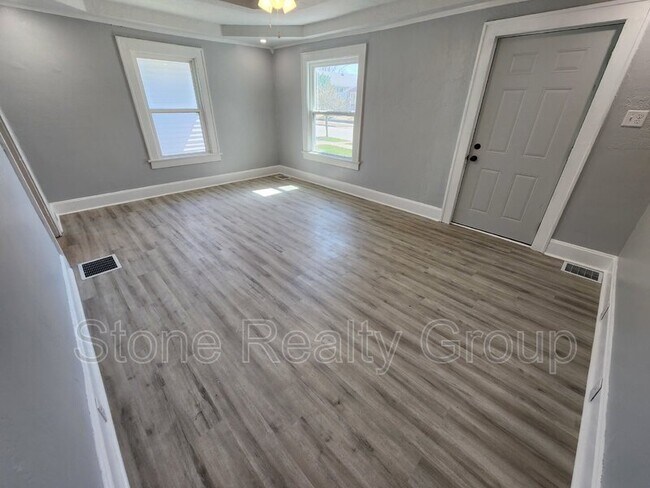 Foto del edificio - 3008 Fenwood Ave