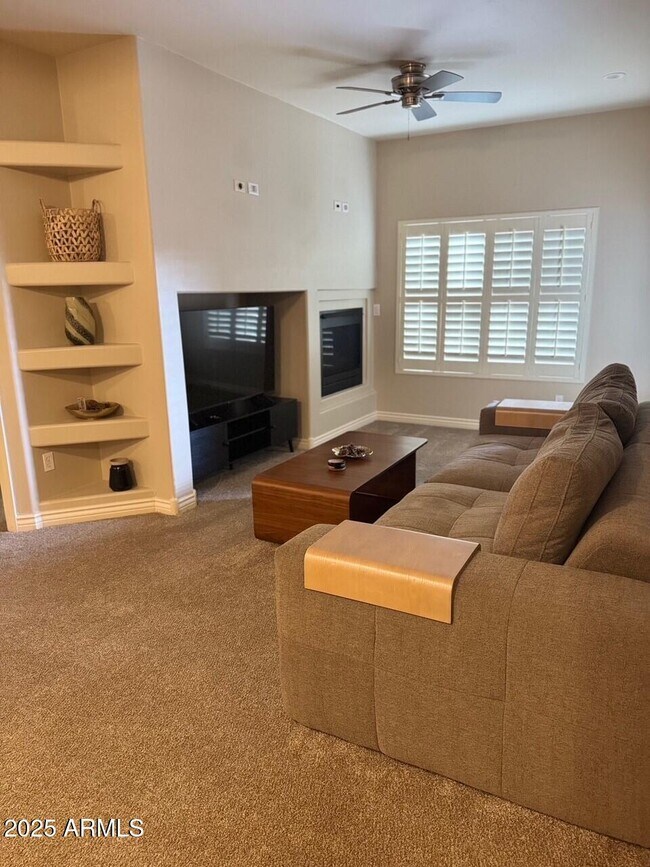 Foto del edificio - 5350 E Deer Valley Dr