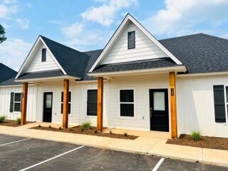 Building Photo - 143 Coon Trl
