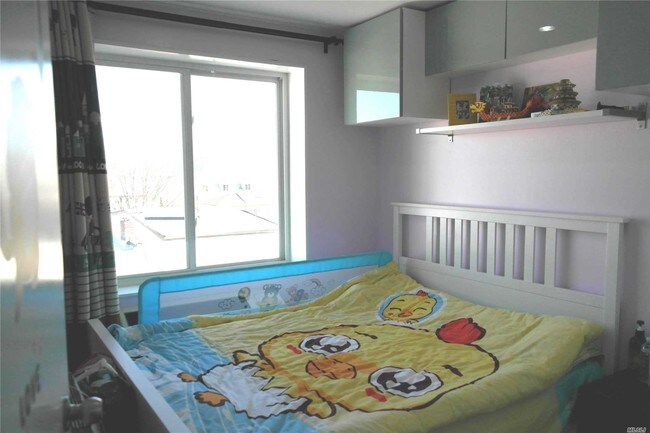 Foto del edificio - 33-43-43 Junction Blvd