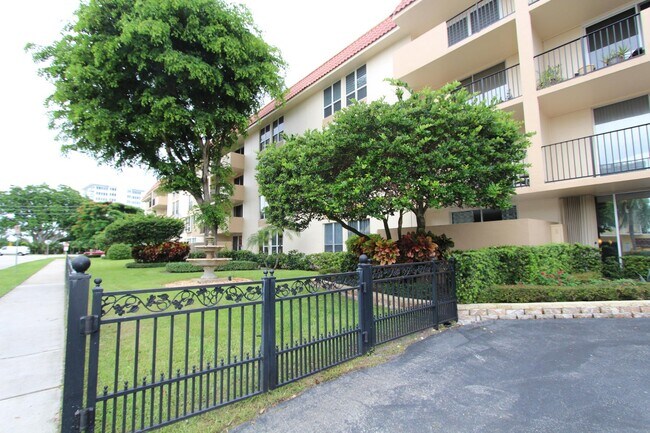 Foto del edificio - 1000 Spanish River Rd