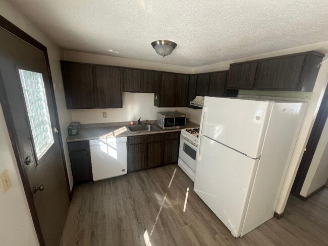 Foto del edificio - 33 Glen Eagle Dr