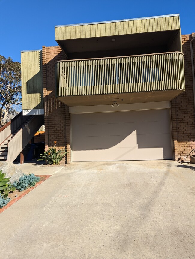 Garage&Driveway - 1809 Cambridge Ave