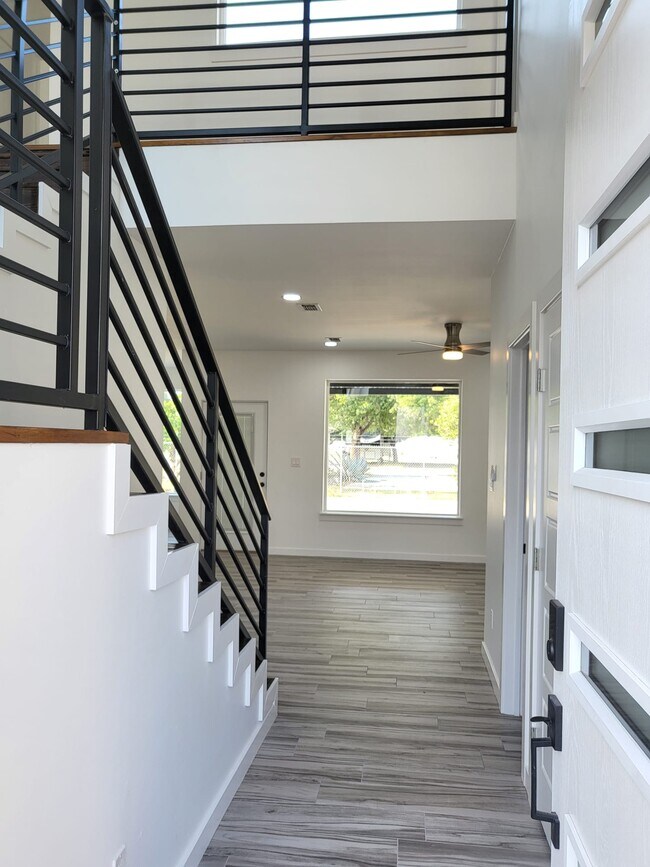 Foto del edificio - 704 W Seminole Ave