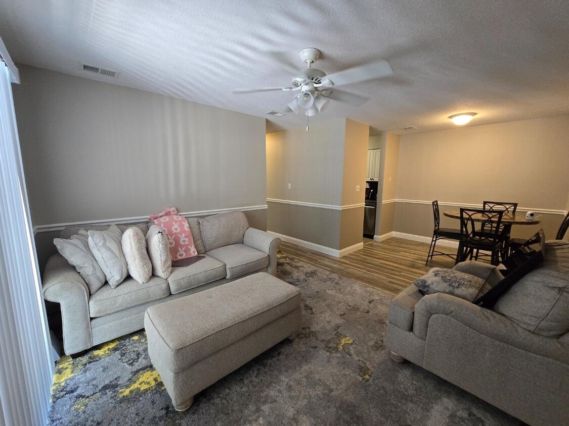 Foto principal - 950 Forestbrook Rd