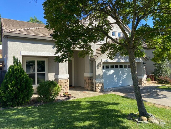 Foto del edificio - Beautifully remodeled 3 Bdrm+Master retrea...