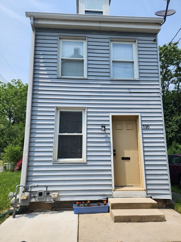 Primary Photo - 2 Bedroom Single Family Home