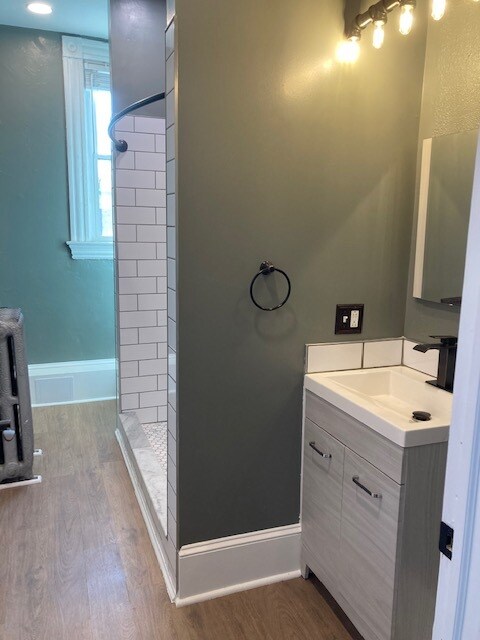 Updated bathroom - 732 Overton St