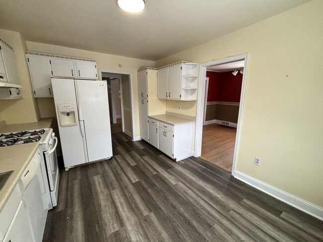 Foto del edificio - 66 Martinot Ave