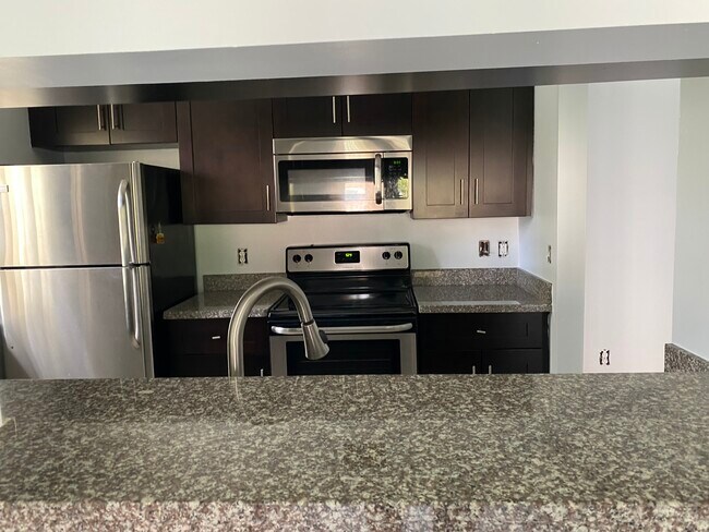 Foto del edificio - 2153 Renaissance Blvd