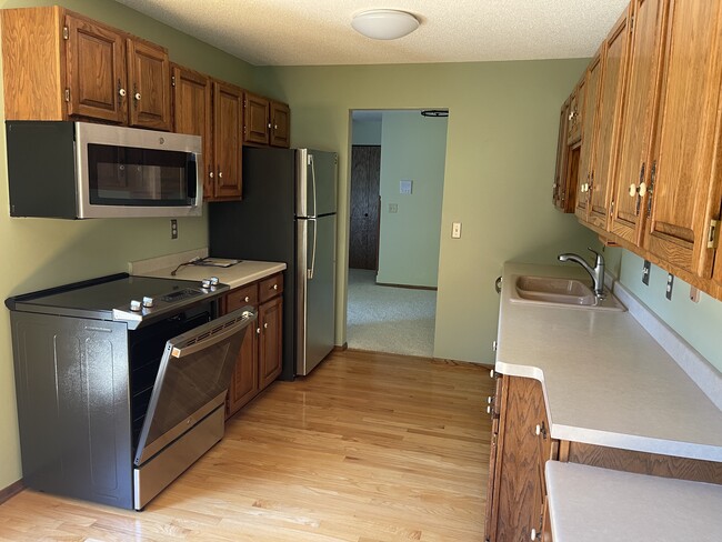 Building Photo - 14428 Fairway Dr