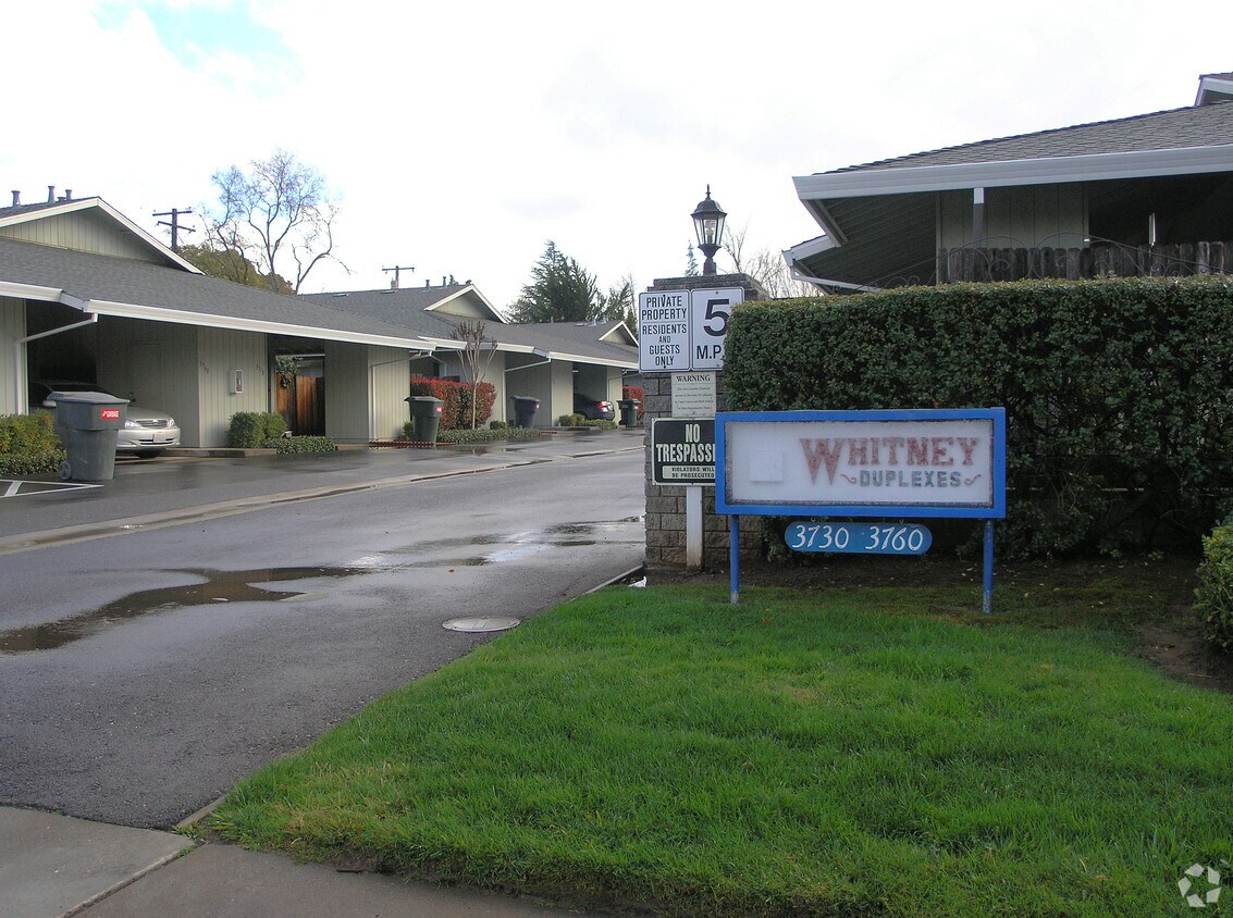 Primary Photo - 3730-3760 Whitney