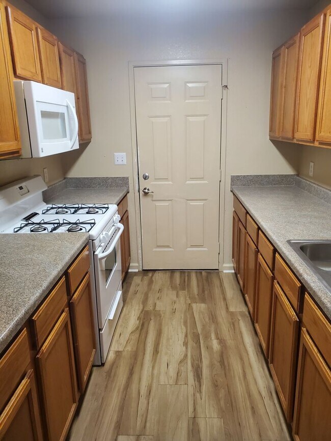 Foto del edificio - 1 BD / 1 BA