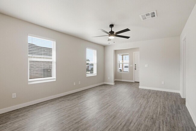 Foto del edificio - Brand New Home with Flexible 6-Month Lease Available