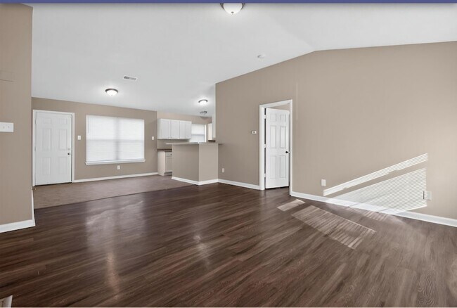 Foto del edificio - 4393 Bishop Hills Dr
