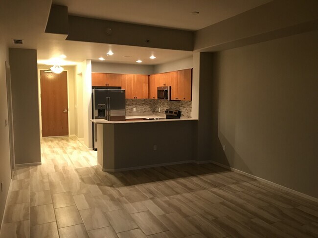 Building Photo - Gorgeous ONE LV High Rise Unit For Rent