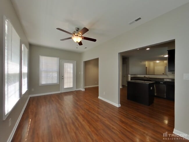 Foto del edificio - 4263 Cairo Way