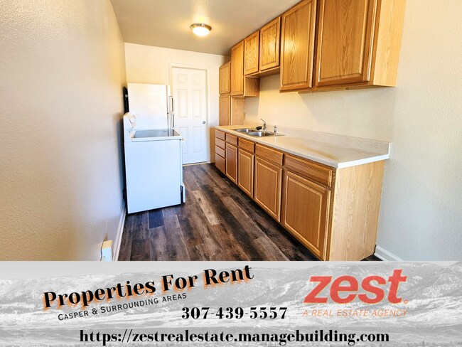 Building Photo - 504 S Washington St