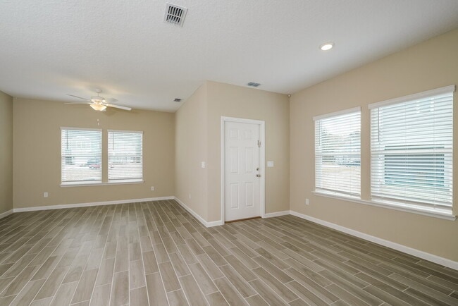 Building Photo - 213 Sweet Lemon Ln
