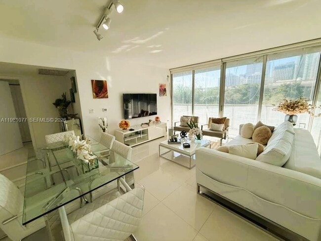Foto del edificio - 495 Brickell Ave