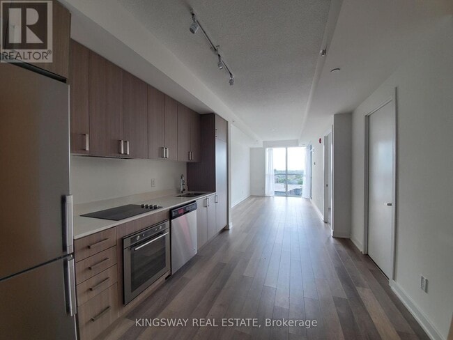 Photo du bâtiment - 5230-5230 Dundas St