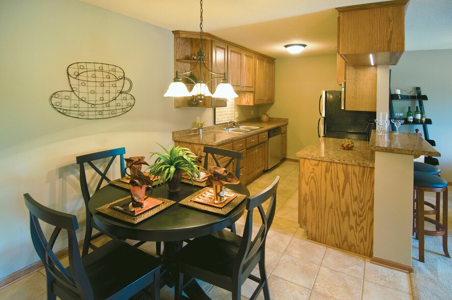 Midland Terrace Rentals Shoreview, MN
