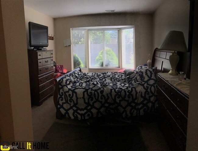 Building Photo - 6042 S Liberty Oaks Cv