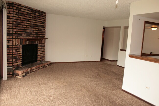Building Photo - 9184 S Rd