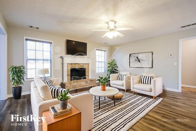 Building Photo - 622 River Rock Cir