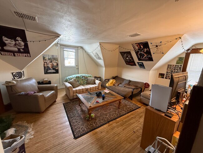 Foto del edificio - 315 Chippewa St