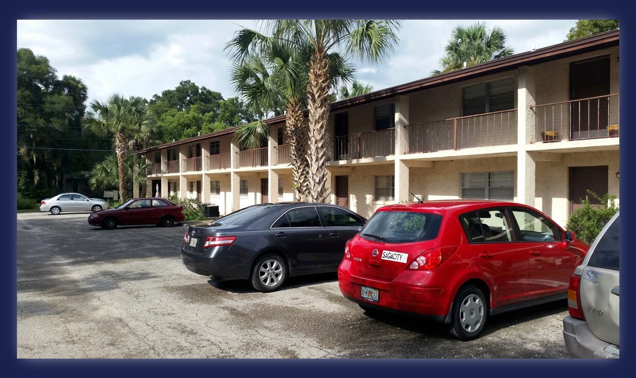 Tha Palms Apartments Apartments in Crescent City, FL