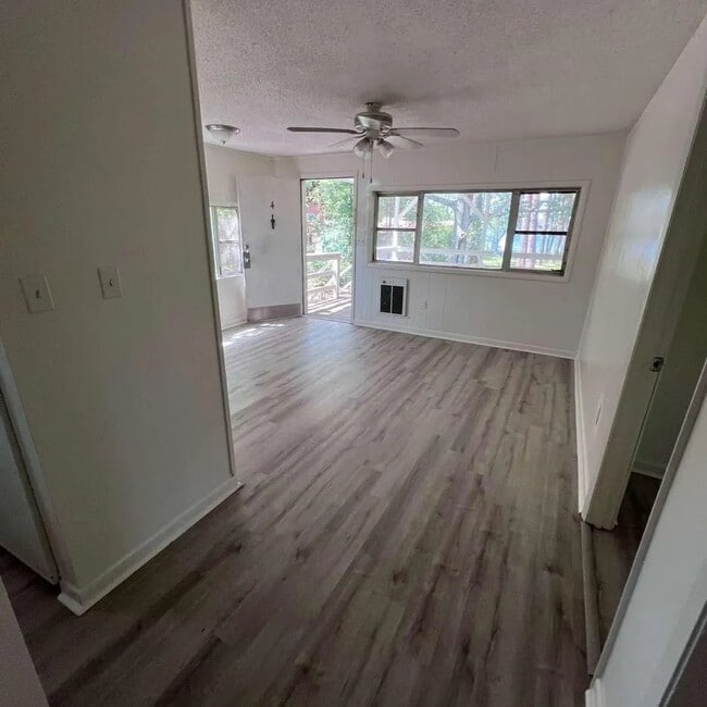 Building Photo - 94 Harris Rd NE