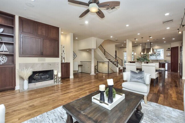 Building Photo - 1529 Barton Springs Rd
