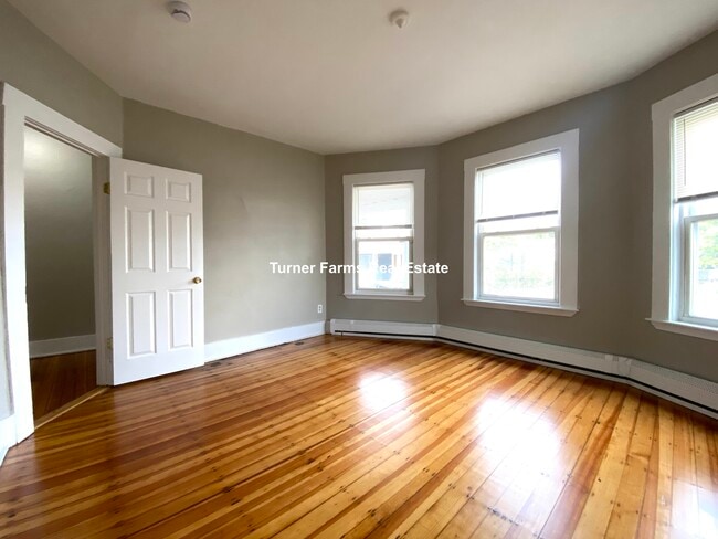 Building Photo - 6 Bowdoin St