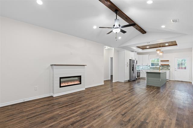 Foto del edificio - 5623 Barkridge Dr