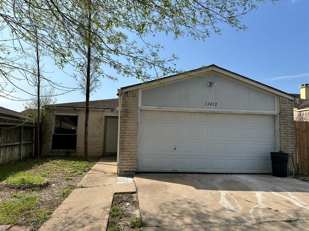 Foto principal - 12432 Newbrook Dr