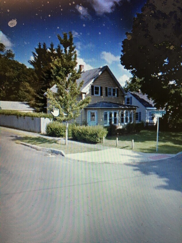 Spacious Eastwood colonial House Rental in Syracuse, NY