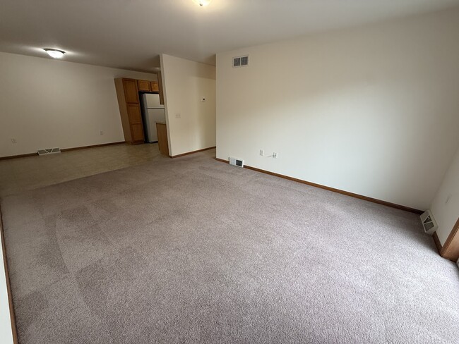 Building Photo - 1205 Temple Dr