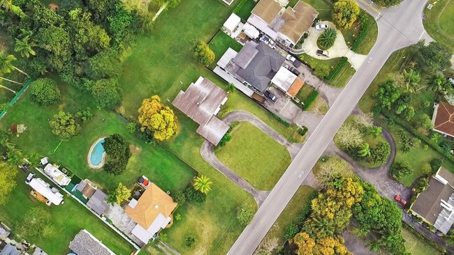 Foto del edificio - 13945 N Miami Ave