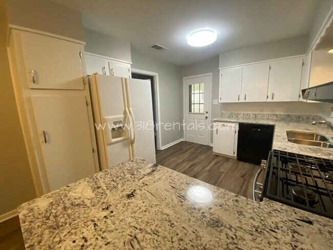 Foto del edificio - 2832 Lynda Ln