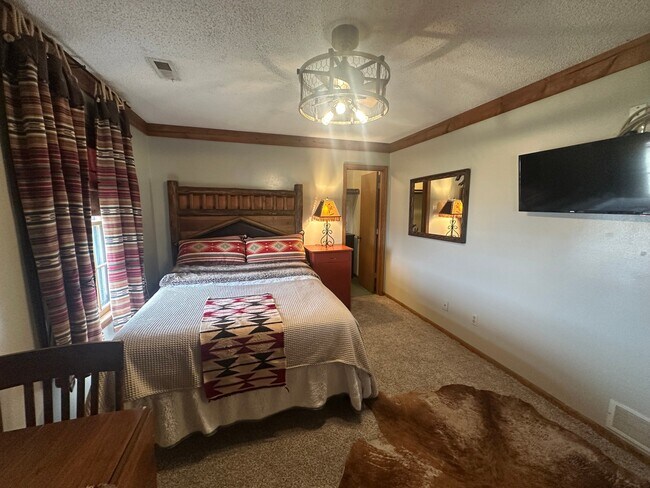 Foto del edificio - 13325 Brush Creek Rd