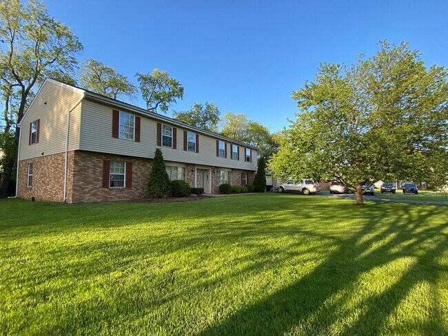 Privacy on 3/4 acre - 3145 N Mountain Maple Ct