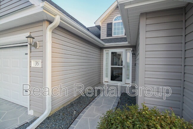 Building Photo - 35 Palmetto Green Dr