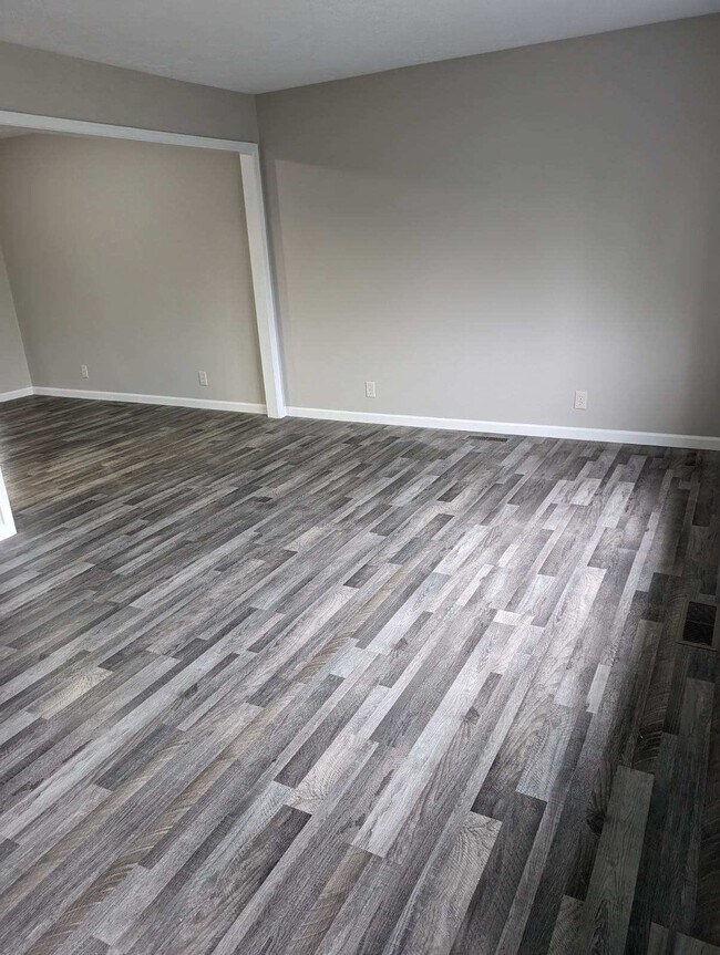 Sala de estar - 4045 Old Mayfield Rd