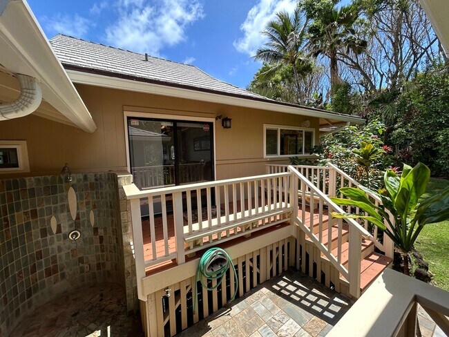 Foto del edificio - 4023 Anahola Rd
