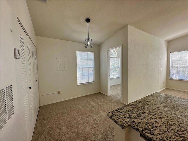 Building Photo - 1612 Columbia Arms Cir