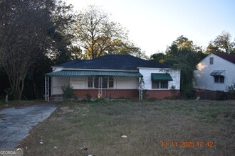 Building Photo - 3189 Somerset Dr