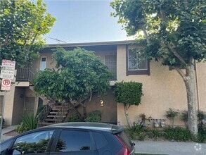 Building Photo - 2331 Lillyvale Ave